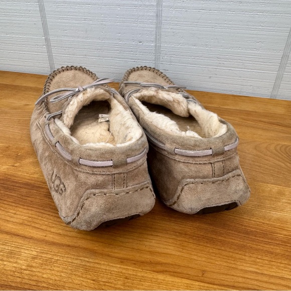 Ugg Dakota Tabacco Moccasin Loafer Slipper Sheepskin Shearling Lined Women’s 11 - Picture 4 of 8
